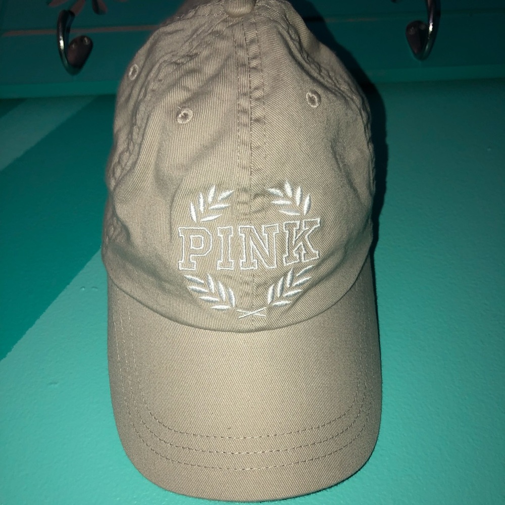 Tan hat